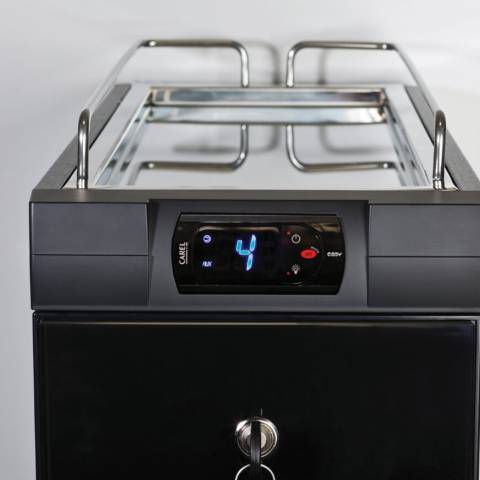 Jura Combi Cool 4lt fridge with integrated cup warmer gallery image #2